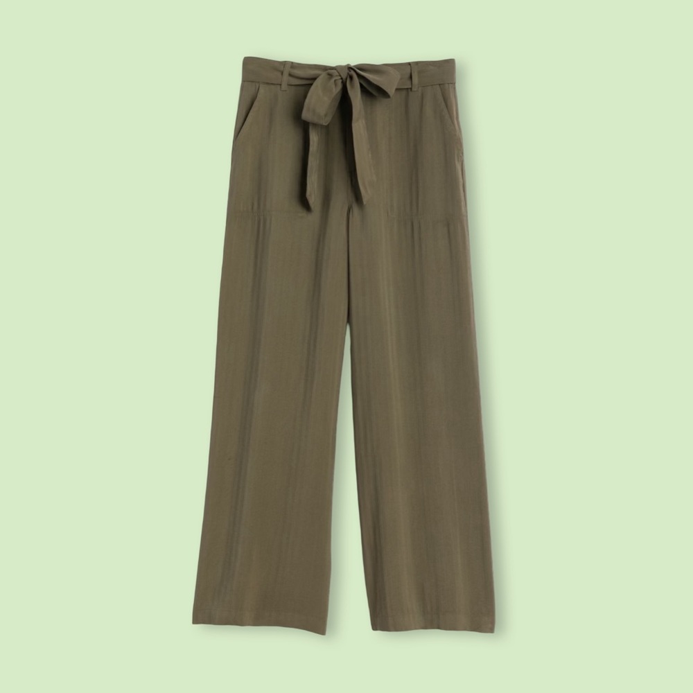 Kut from the Kloth Nelda Wide Leg Belted Pant in Olive Green